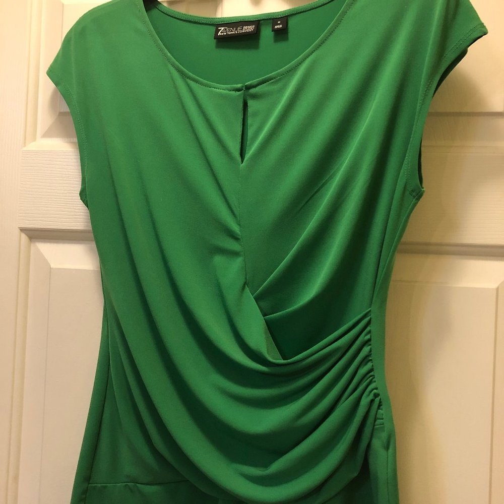 New York & Company Green Short Sleeve Top